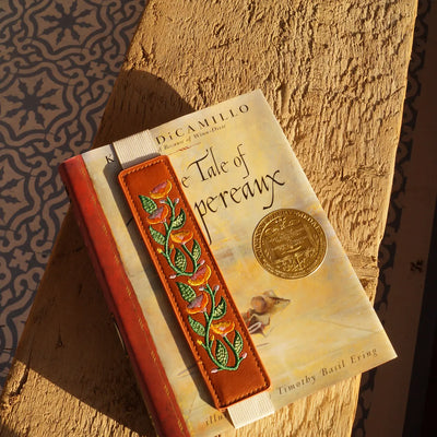 Molina Vine - Embroidered Elastic Bookmark