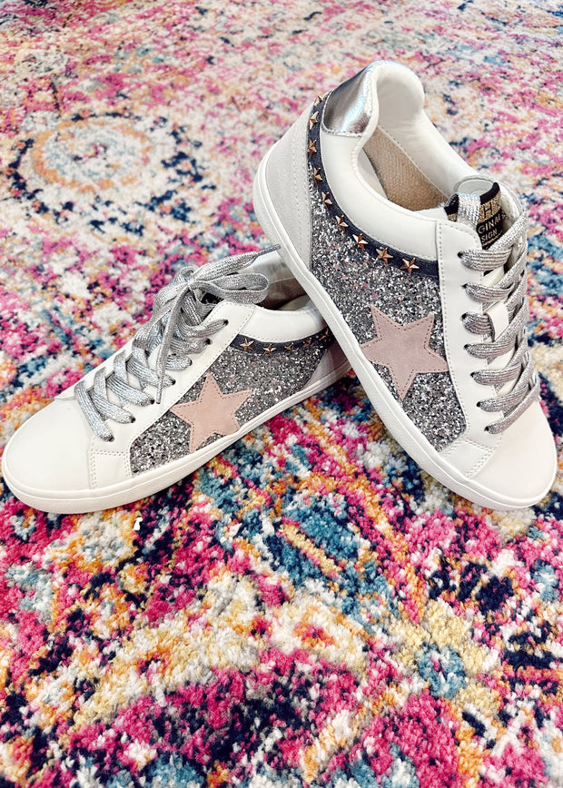Bounce 24 Mid Top Sneaker